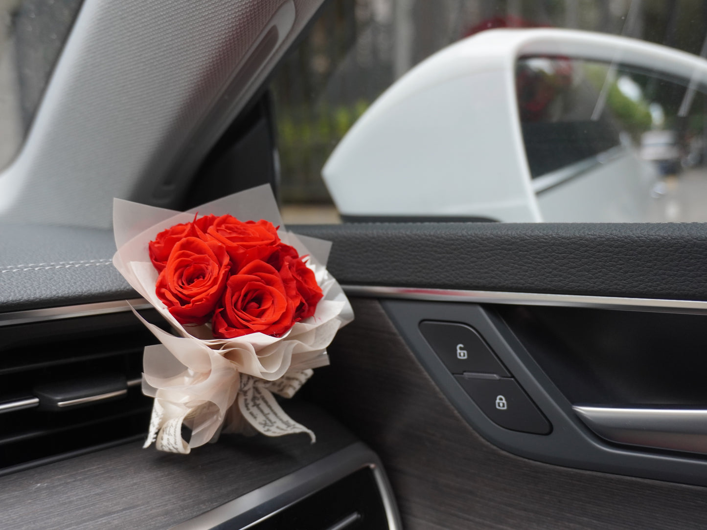 CAR DECOR | CINNAMON WARMTH CAR ROSE | MINI PRESERVE BOUQUET